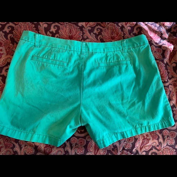 Cute green shorts - Picture 3 of 3